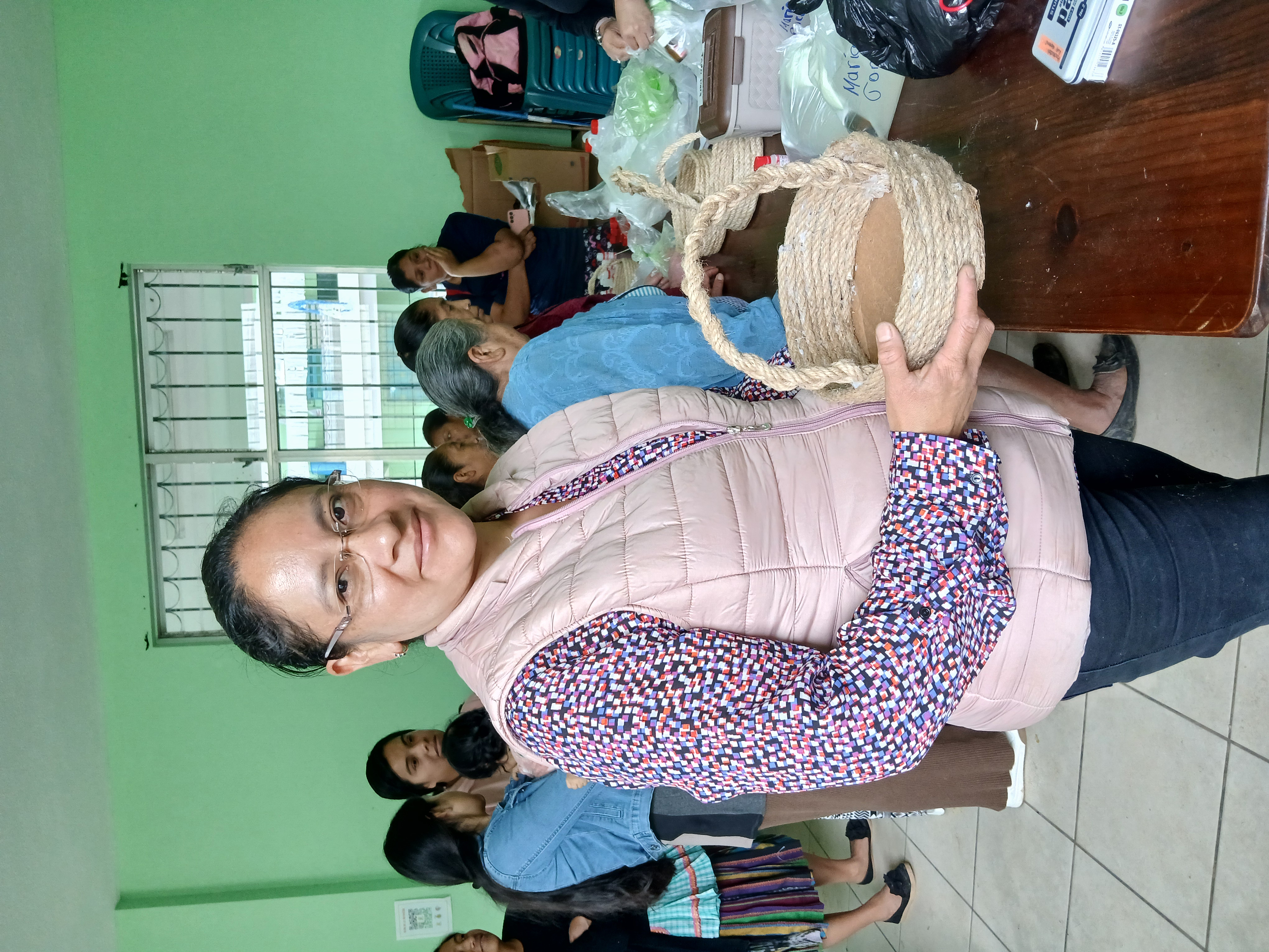 Taller de canastas con lazo. 